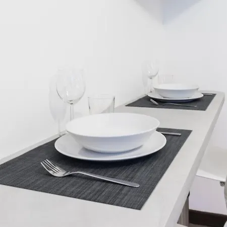 Italianway-san Maurilio 20 * Milan